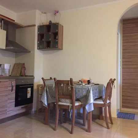 Esteban Apartment شقة نيسيبار